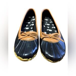 London Fog Black and Tan Flats